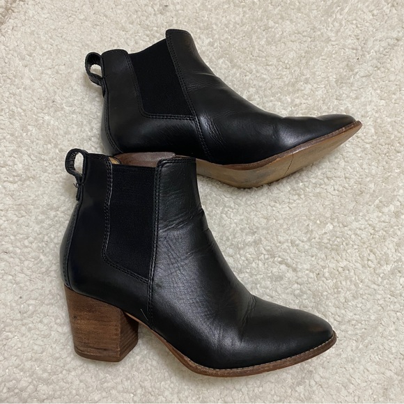 Madewell Shoes - MADEWELL blaine black pull on chelsea ankle boots 7 leather